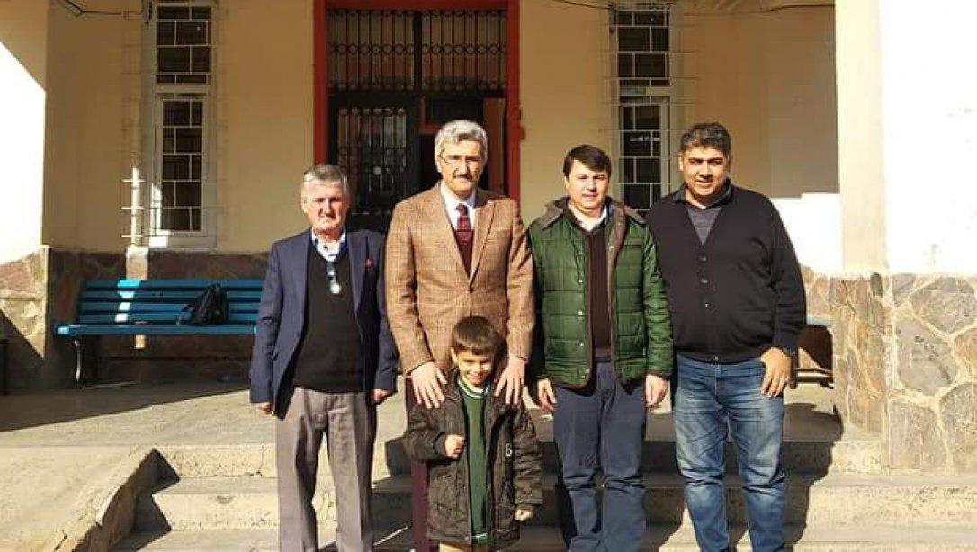 Milli Eğitim Müdürümüz Hüdaverdi YILDIZ Ilçemiz Cumhuriyet İlkokulunu ziyaret etti