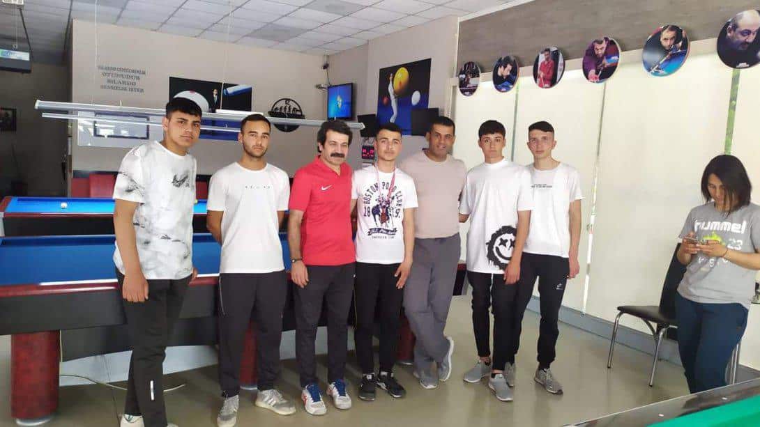 Adana'da düzenlenen liseler arası bilardo şampiyonasında ilçemizi temsil eden Şehit Zafer Sabancı Anadolu Lisesi öğrencimiz Halil Can Akkaş Adana 5.si olarak Türkiye Şampiyonasına katılmayı hak etmiştir.